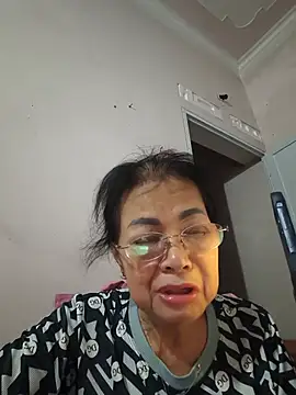 Hotestlove online show from June 2026 01:44:02 PM