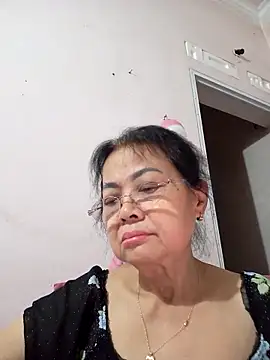 Hotestlove online show from May 2026 01:14:01 PM