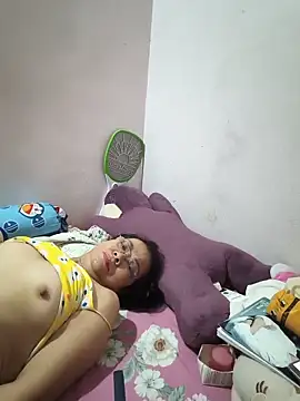 Hotestlove online show from May 2026 10:17:01 PM