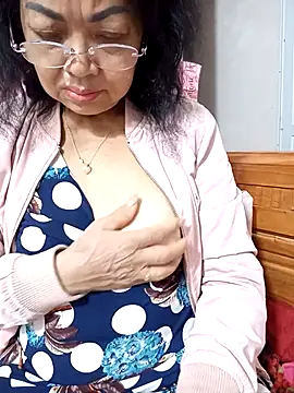 Snapshot of Hotestlove chatting on November 2025 03:22:01 PM Hotestlove online show from November 2025 03:22:01 PM