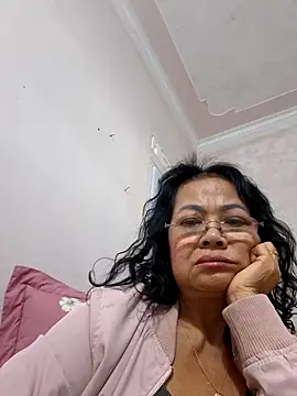 Snapshot of Hotestlove chatting on November 2025 08:15:01 AM Hotestlove online show from November 2025 08:15:01 AM