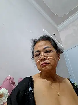 Hotestlove online show from May 2026 10:39:02 PM