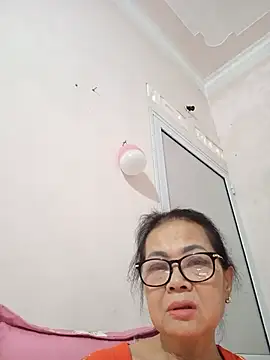 Hotestlove online show from May 2026 10:25:01 AM