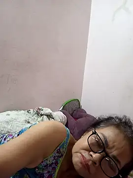 Hotestlove online show from April 2026 11:06:01 PM