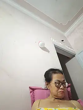 Hotestlove online show from July 2026 10:27:02 PM