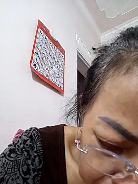 Hotestlove online show from October 2025 01:34:01 PM