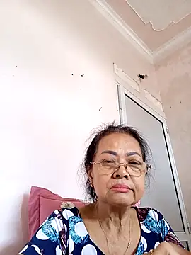 Snapshot of Hotestlove chatting on November 2025 03:10:02 AM Hotestlove online show from November 2025 03:10:02 AM