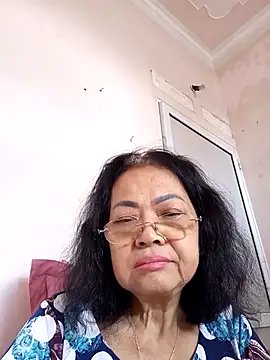 Snapshot of Hotestlove chatting on November 2025 04:11:01 AM Hotestlove online show from November 2025 04:11:01 AM