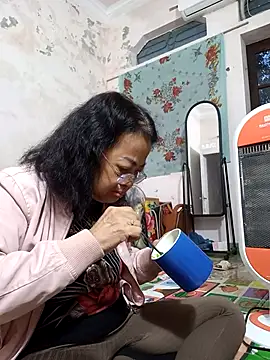 Snapshot of Hotestlove chatting on November 2025 11:15:01 PM Hotestlove online show from November 2025 11:15:01 PM