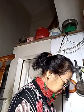 Snapshot of Hotestlove chatting on November 2025 12:33:01 AM Hotestlove online show from November 2025 12:33:01 AM