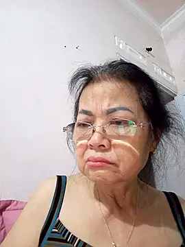 Hotestlove online show from May 2026 09:51:02 PM