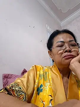 Snapshot of Hotestlove chatting on December 2025 06:48:01 AM Hotestlove online show from December 2025 06:48:01 AM