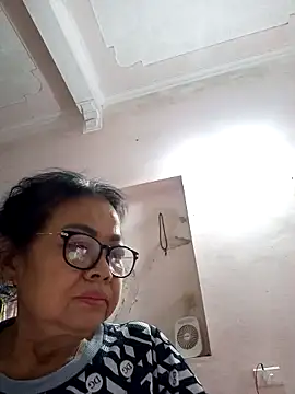 Hotestlove online show from May 2026 10:30:02 AM