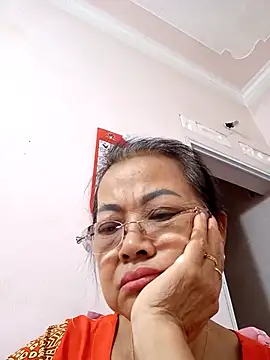 Snapshot of Hotestlove chatting on October 2025 11:37:01 PM Hotestlove online show from October 2025 11:37:01 PM