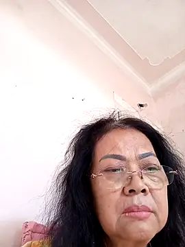 Snapshot of Hotestlove chatting on November 2025 01:42:01 AM Hotestlove online show from November 2025 01:42:01 AM