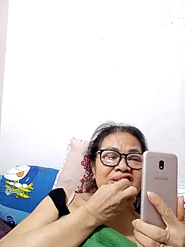 Hotestlove online show from March 2026 02:00:01 AM