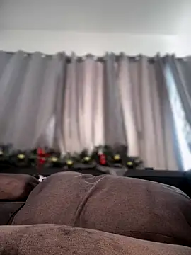 MerlyG online show from December 2025 04:01:02 PM