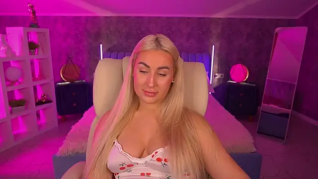 Snapshot of LiaBrazzerr chatting on April 2026 02:04:01 PM LiaBrazzerr online show from April 2026 02:04:01 PM
