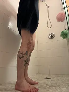 Crackkers online show from November 2025 05:45:01 AM