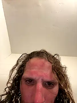 Crackkers online show from October 2025 04:57:02 AM