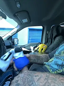 Crackkers online show from October 2025 02:52:01 PM