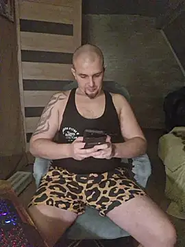 Foxyshaved online show from December 2025 04:55:01 AM