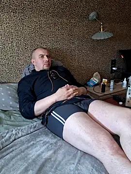 Foxyshaved online show from April 2026 01:25:01 PM