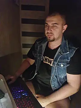 Foxyshaved online show from October 2025 04:33:01 AM