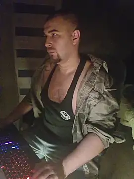 Foxyshaved online show from November 2025 04:30:01 AM