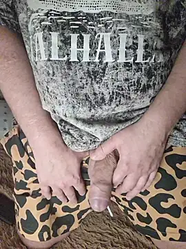 Foxyshaved online show from November 2025 03:50:01 AM