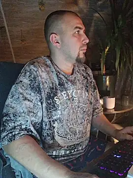 Foxyshaved online show from November 2025 04:02:01 AM