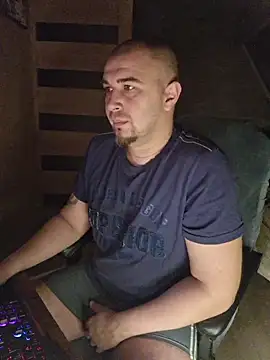 Foxyshaved online show from November 2025 03:32:02 AM