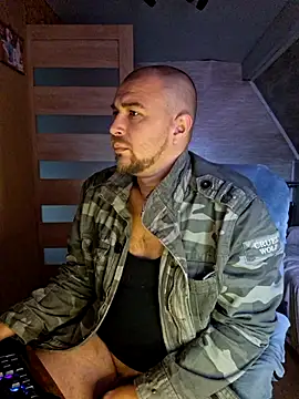 Snapshot of Foxyshaved chatting on July 2026 04:37:02 AM Foxyshaved online show from July 2026 04:37:02 AM