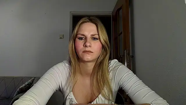 Snapshot of DagmarieFlirt chatting on March 2025 09:24:02 PM DagmarieFlirt online show from March 2025 09:24:02 PM