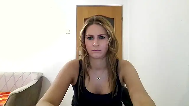 Snapshot of DagmarieFlirt chatting on February 2025 04:33:02 PM DagmarieFlirt online show from February 2025 04:33:02 PM