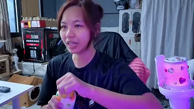 Snapshot of Kana_G chatting on April 2026 02:40:02 AM Kana G online show from April 2026 02:40:02 AM