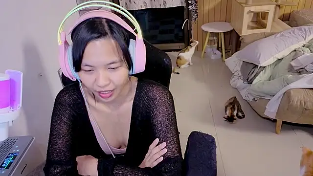 Kana G online show from November 2025 05:13:02 PM