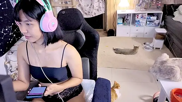 Kana G online show from September 2025 02:17:02 PM