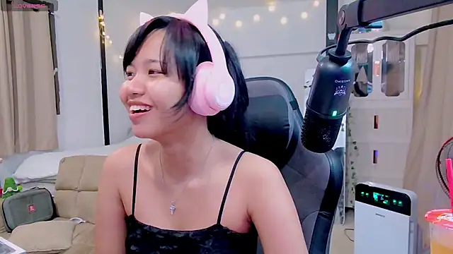 Kana G online show from February 2025 02:02:01 PM
