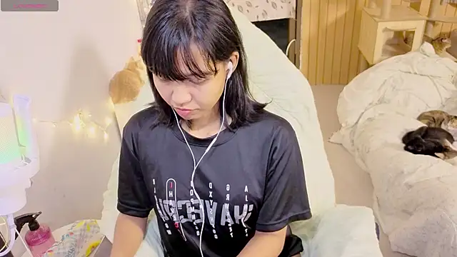 Kana G online show from December 2025 05:25:01 PM