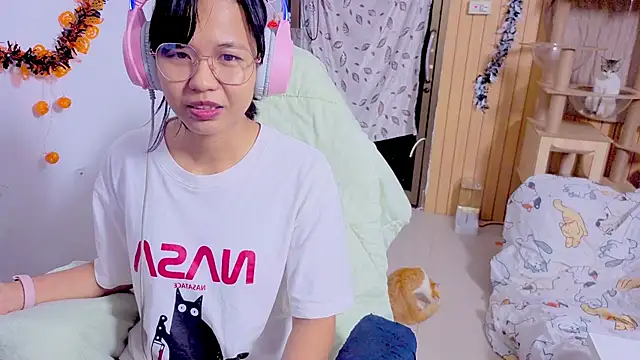 Kana G online show from October 2025 05:45:02 PM