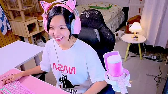 Kana G online show from April 2026 02:23:01 PM