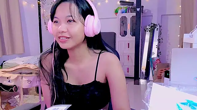 Kana G online show from March 2025 01:29:01 PM
