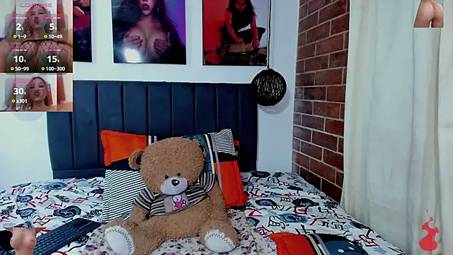 kyliejenner hot online show from November 2025 03:56:02 AM