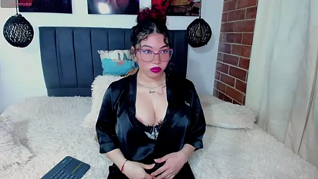 Snapshot of kyliejenner_hot chatting on June 2026 03:48:02 AM kyliejenner hot online show from June 2026 03:48:02 AM