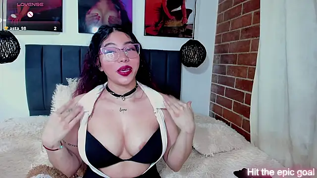 kyliejenner hot online show from February 2026 04:22:02 AM