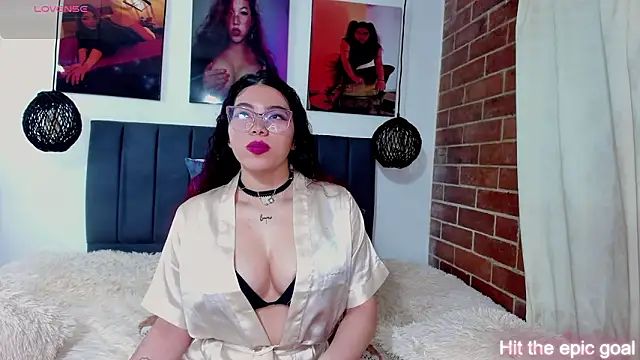 kyliejenner hot online show from February 2026 03:16:01 AM