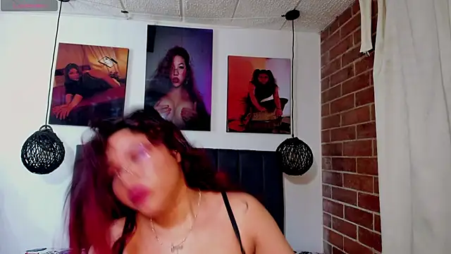 kyliejenner hot online show from November 2025 01:32:02 AM