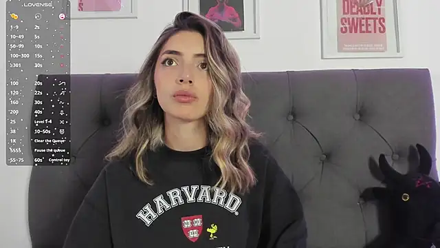 Snapshot of IsadoraGalle_ chatting on February 2026 04:07:02 PM IsadoraGalle online show from February 2026 04:07:02 PM