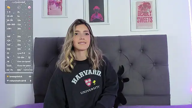 Snapshot of IsadoraGalle_ chatting on February 2026 04:59:02 PM IsadoraGalle online show from February 2026 04:59:02 PM